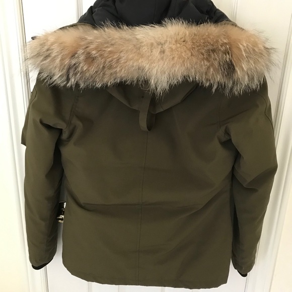Canada Goose Women's MONTEBELLO Medium - Picture 3 of 5